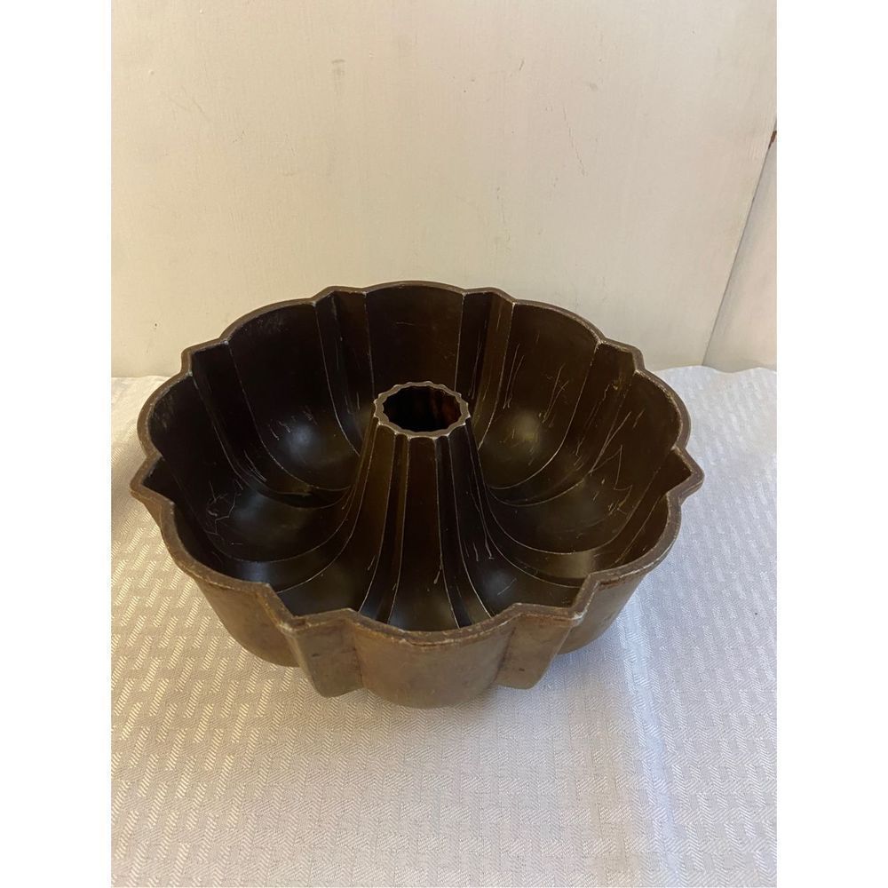 Bundt Pan Heavy Duty Aluminum USA Minneapolis Minn. Discolored‎